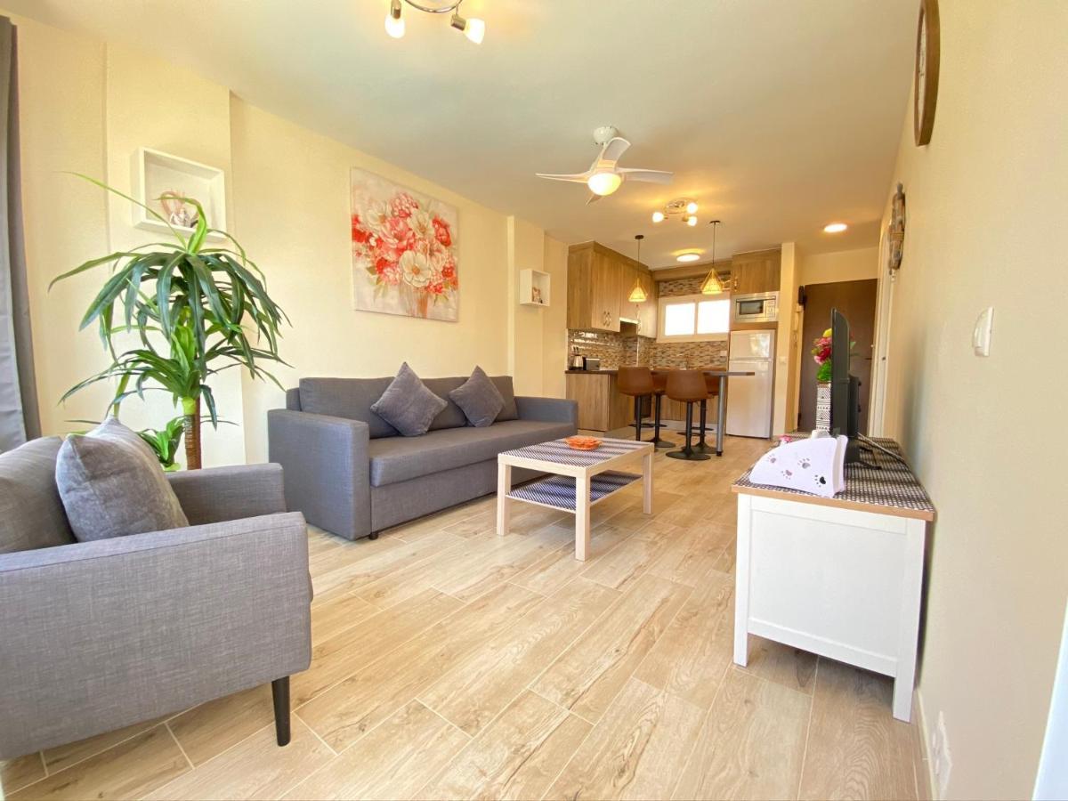 Modern 1 Bedroom Seaside Apartment With Pool 푸엔히롤라 외부 사진