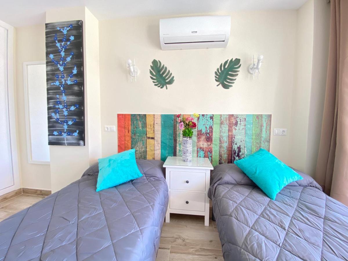 Modern 1 Bedroom Seaside Apartment With Pool 푸엔히롤라 외부 사진