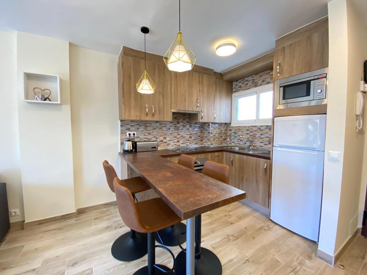 Modern 1 Bedroom Seaside Apartment With Pool 푸엔히롤라 외부 사진