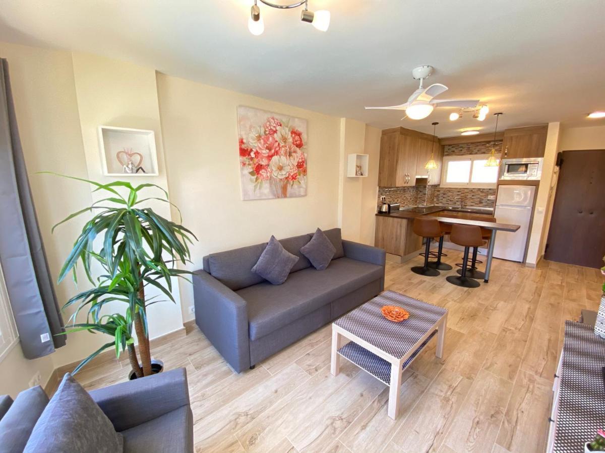 Modern 1 Bedroom Seaside Apartment With Pool 푸엔히롤라 외부 사진