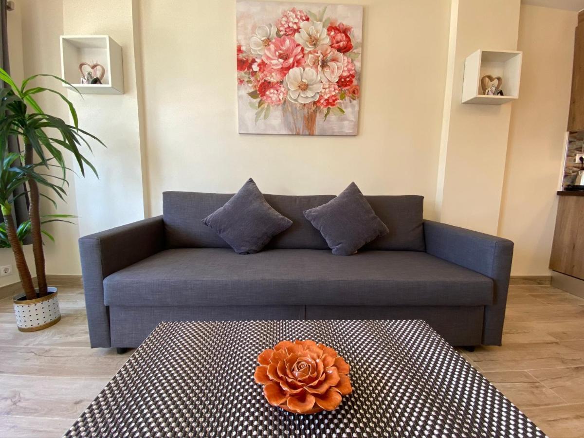 Modern 1 Bedroom Seaside Apartment With Pool 푸엔히롤라 외부 사진