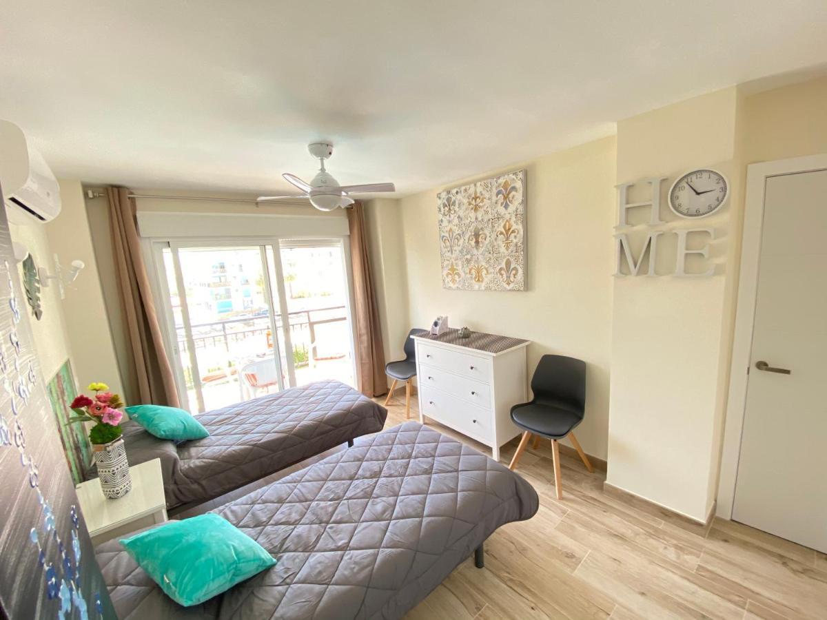 Modern 1 Bedroom Seaside Apartment With Pool 푸엔히롤라 외부 사진